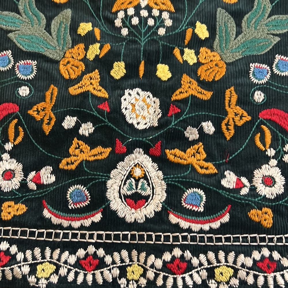 Green Embroidered Mini Skirt - Picture 2 of 4